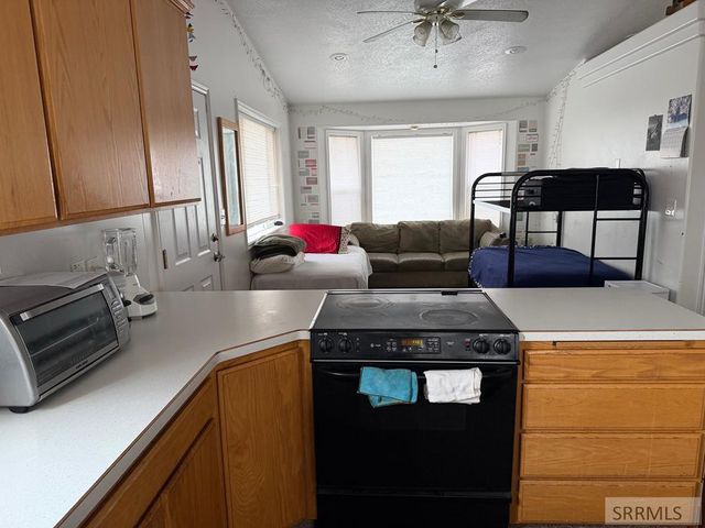 1077 E 1300 N, Shelley, ID 83274