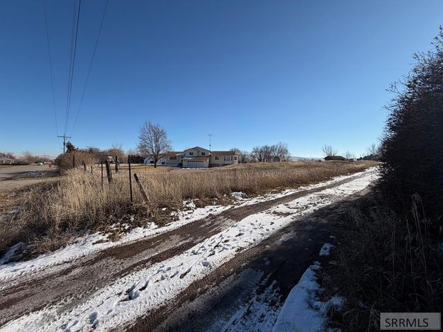 1077 E 1300 N, Shelley, ID 83274