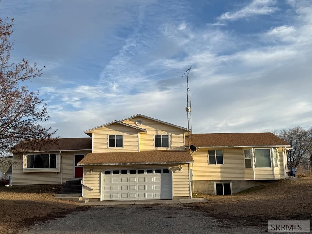 1077 E 1300 N, Shelley, ID 83274
