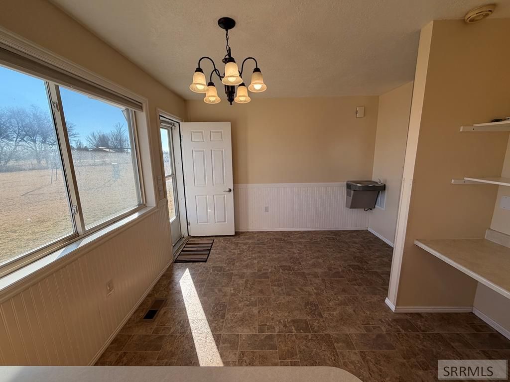 Image 11 of property listing at 1077 E 1300 N, Shelley, ID 83274