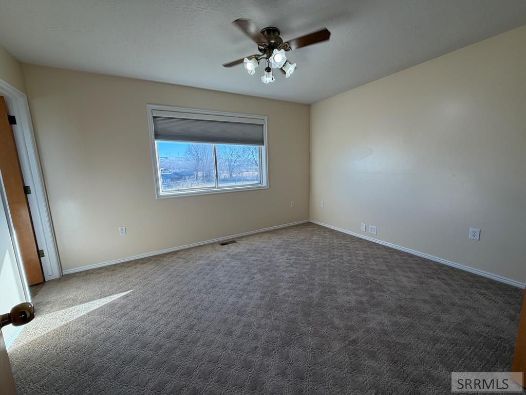 Image 12 of property listing at 1077 E 1300 N, Shelley, ID 83274