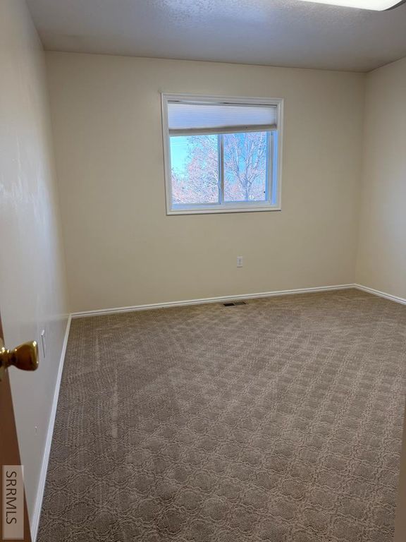 Image 16 of property listing at 1077 E 1300 N, Shelley, ID 83274
