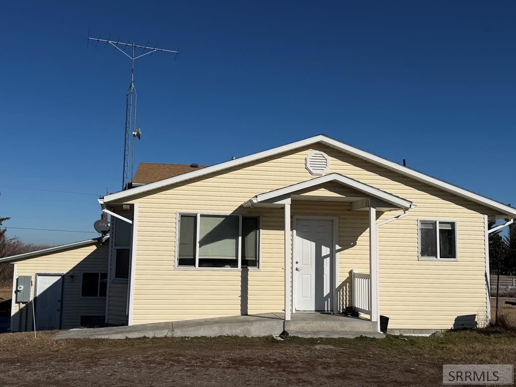 Image 27 of property listing at 1077 E 1300 N, Shelley, ID 83274