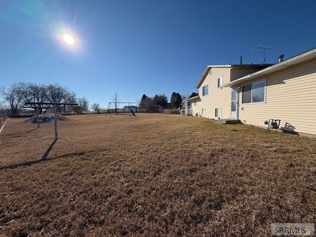 Image 3 of property listing at 1077 E 1300 N, Shelley, ID 83274