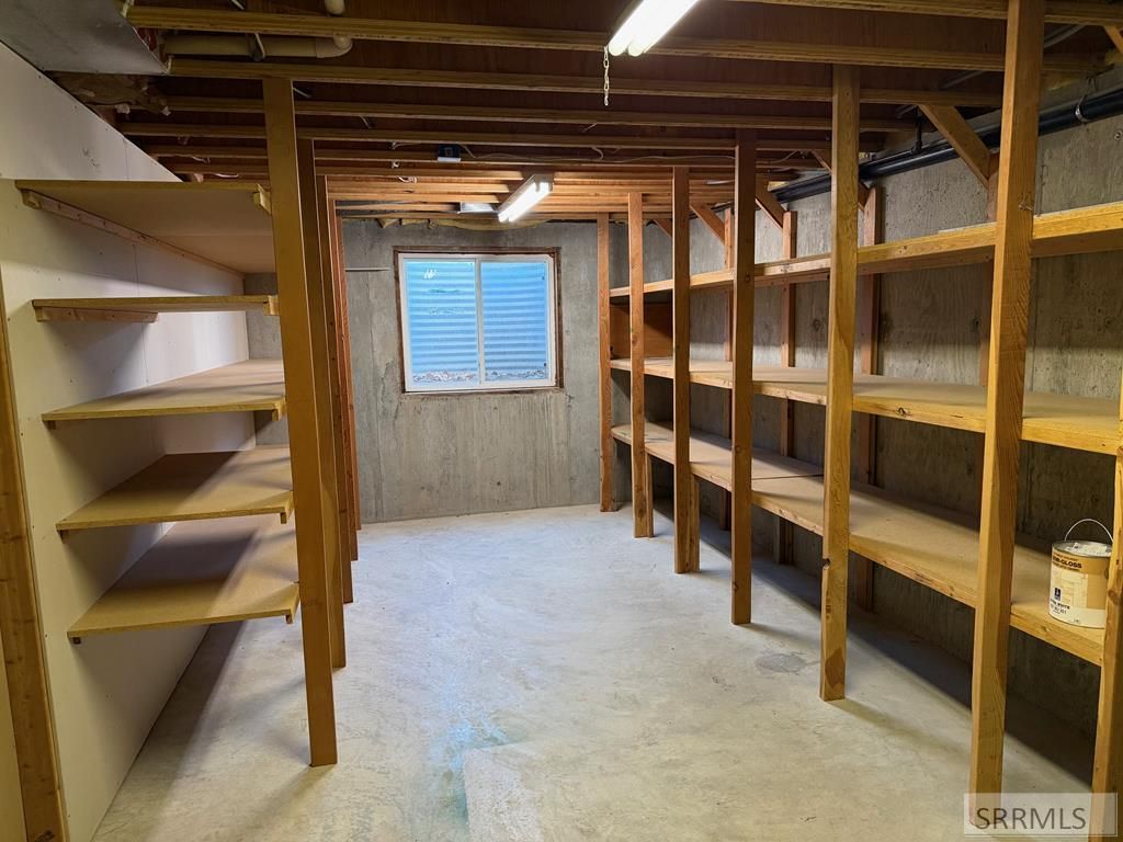 Image 37 of property listing at 1077 E 1300 N, Shelley, ID 83274