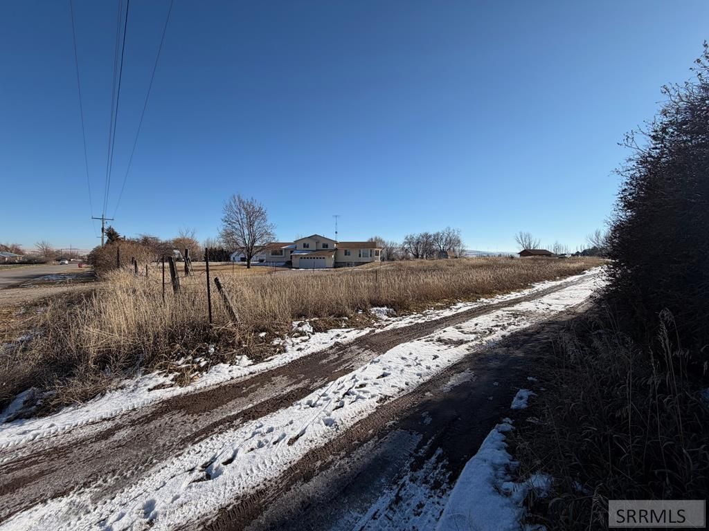 Image 39 of property listing at 1077 E 1300 N, Shelley, ID 83274