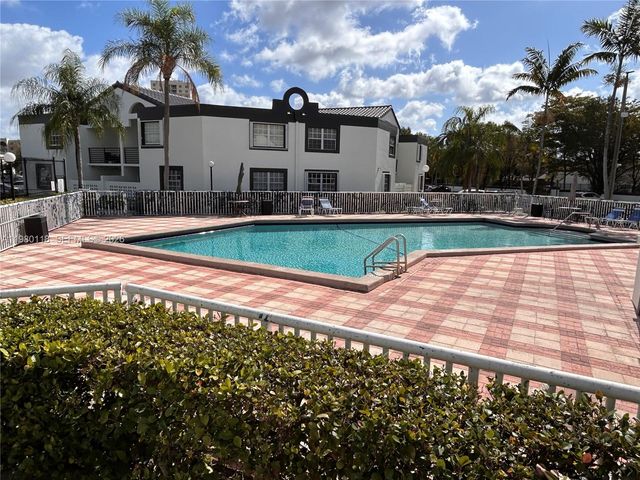 9735 Fontainebleau Blvd G106, Miami, FL 33172