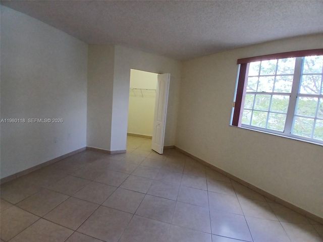 9735 Fontainebleau Blvd G106, Miami, FL 33172