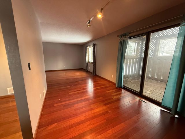 414 Aurora Avenue, Saint Paul, MN 55103