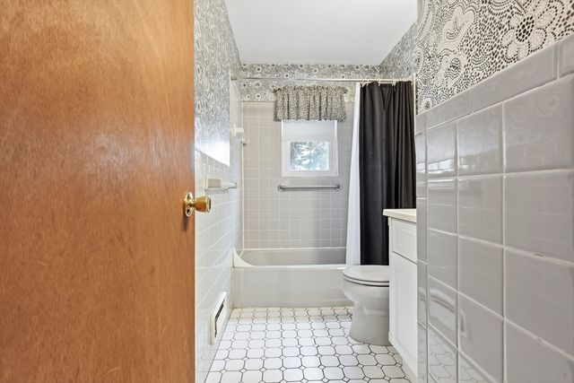 3 Hills Rd, Middleton, MA 01949