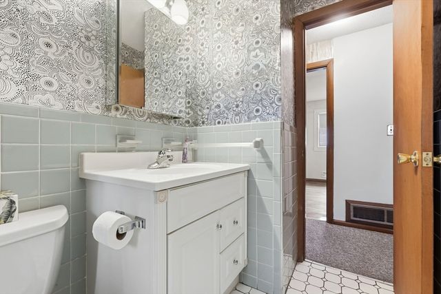 3 Hills Rd, Middleton, MA 01949