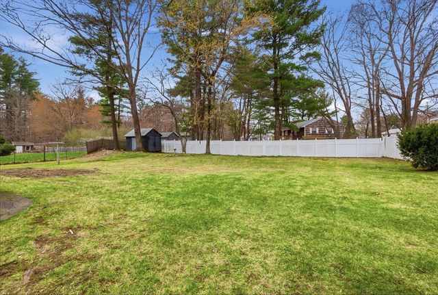 3 Hills Rd, Middleton, MA 01949