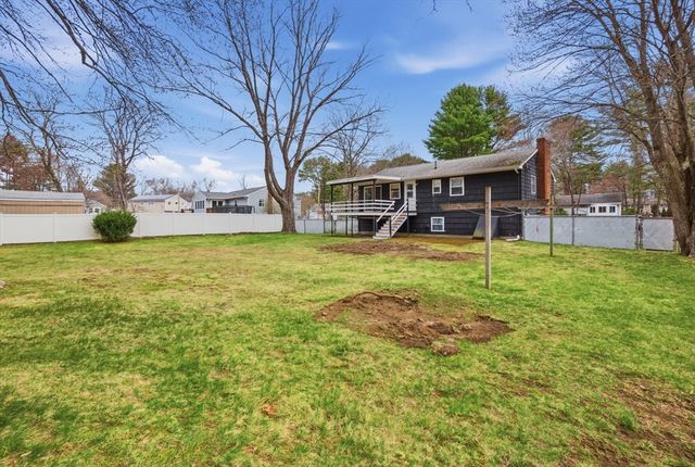 3 Hills Rd, Middleton, MA 01949