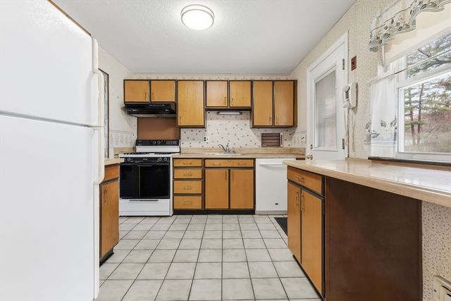 3 Hills Rd, Middleton, MA 01949