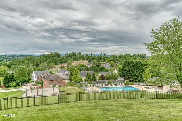 220 Michaels Ridge Blvd, Johnson City, TN 37615