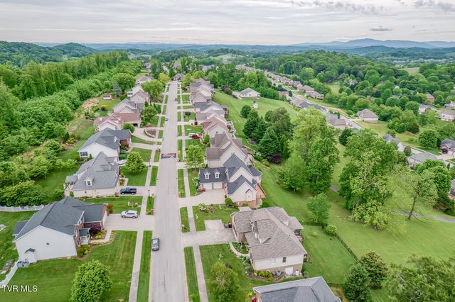 220 Michaels Ridge Blvd, Johnson City, TN 37615