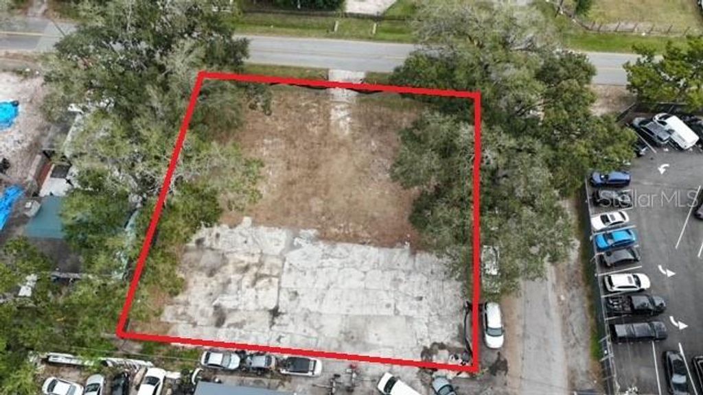 Image 2 of property listing at 9330 1ST AVENUE, Orlando, FL 32824