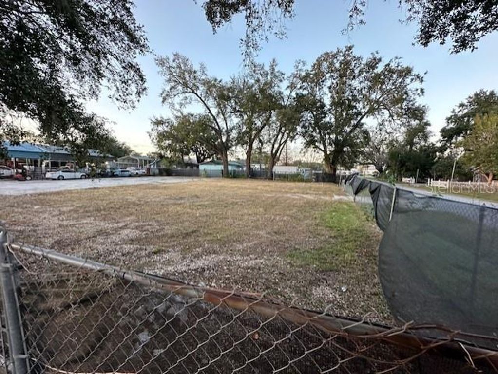 Image 5 of property listing at 9330 1ST AVENUE, Orlando, FL 32824