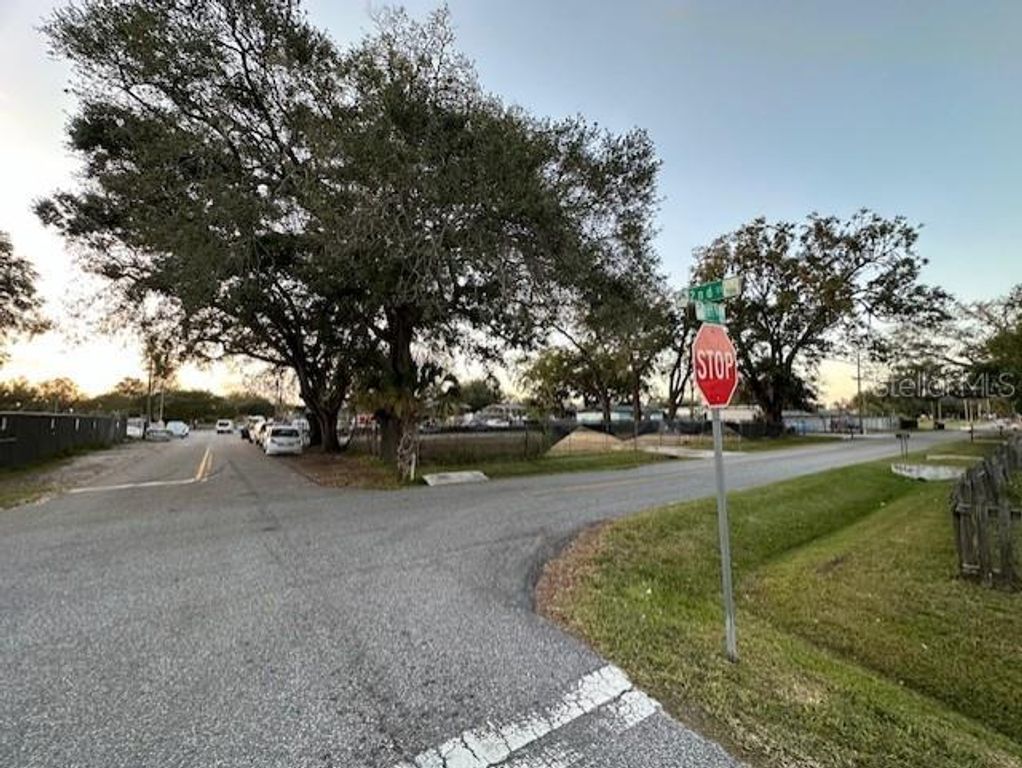 Image 7 of property listing at 9330 1ST AVENUE, Orlando, FL 32824
