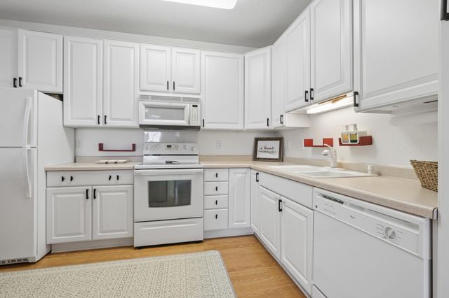 6640 Lyndale Avenue S 408, Richfield, MN 55423