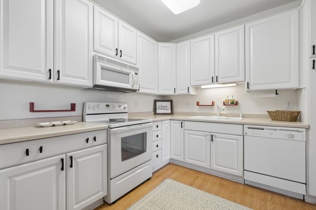 6640 Lyndale Avenue S 408, Richfield, MN 55423