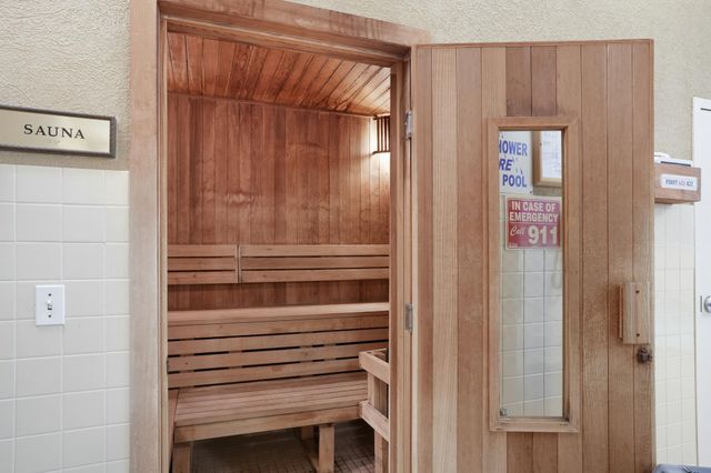 6640 Lyndale Avenue S 408, Richfield, MN 55423