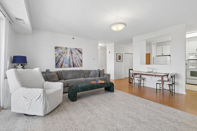 6640 Lyndale Avenue S 408, Richfield, MN 55423