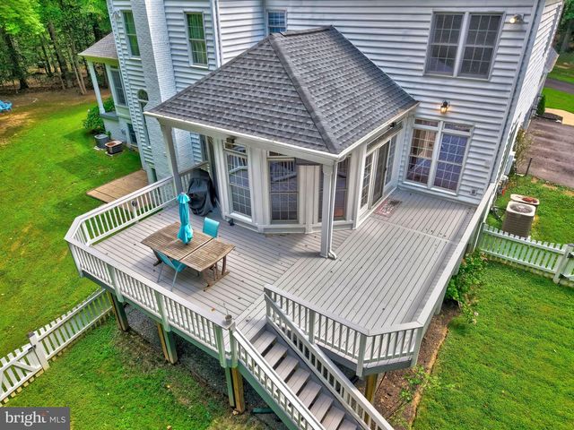 10588 CANTERBERRY RD, Fairfax Station, VA 22039