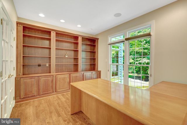 10588 CANTERBERRY RD, Fairfax Station, VA 22039