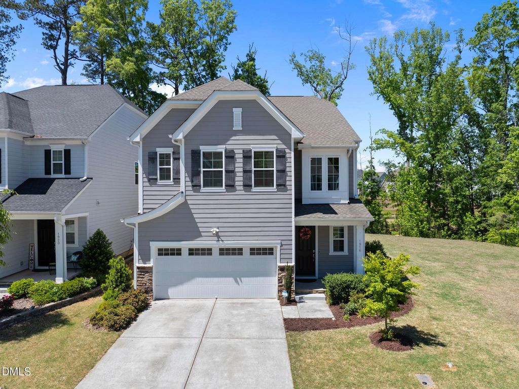 1916 Kings Knot Court, Apex, NC 27502