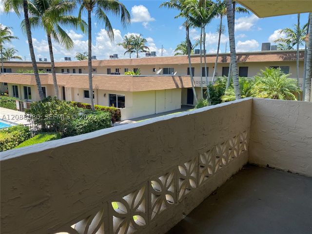 14500 SW 88th Ave 224, Palmetto Bay, FL 33176