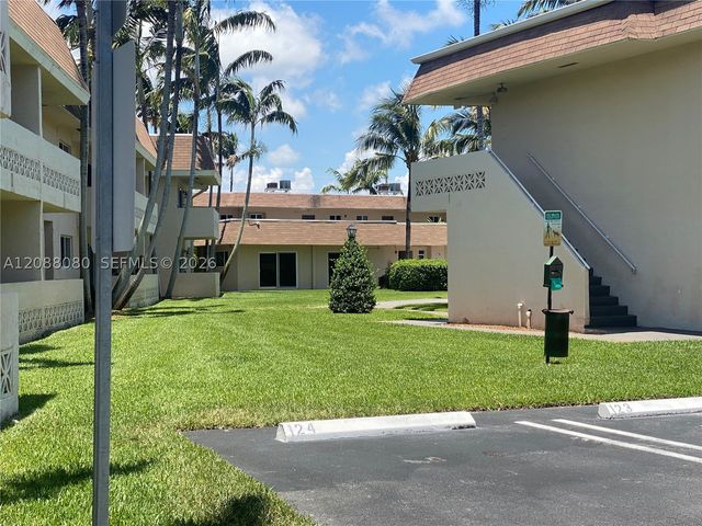 14500 SW 88th Ave 224, Palmetto Bay, FL 33176