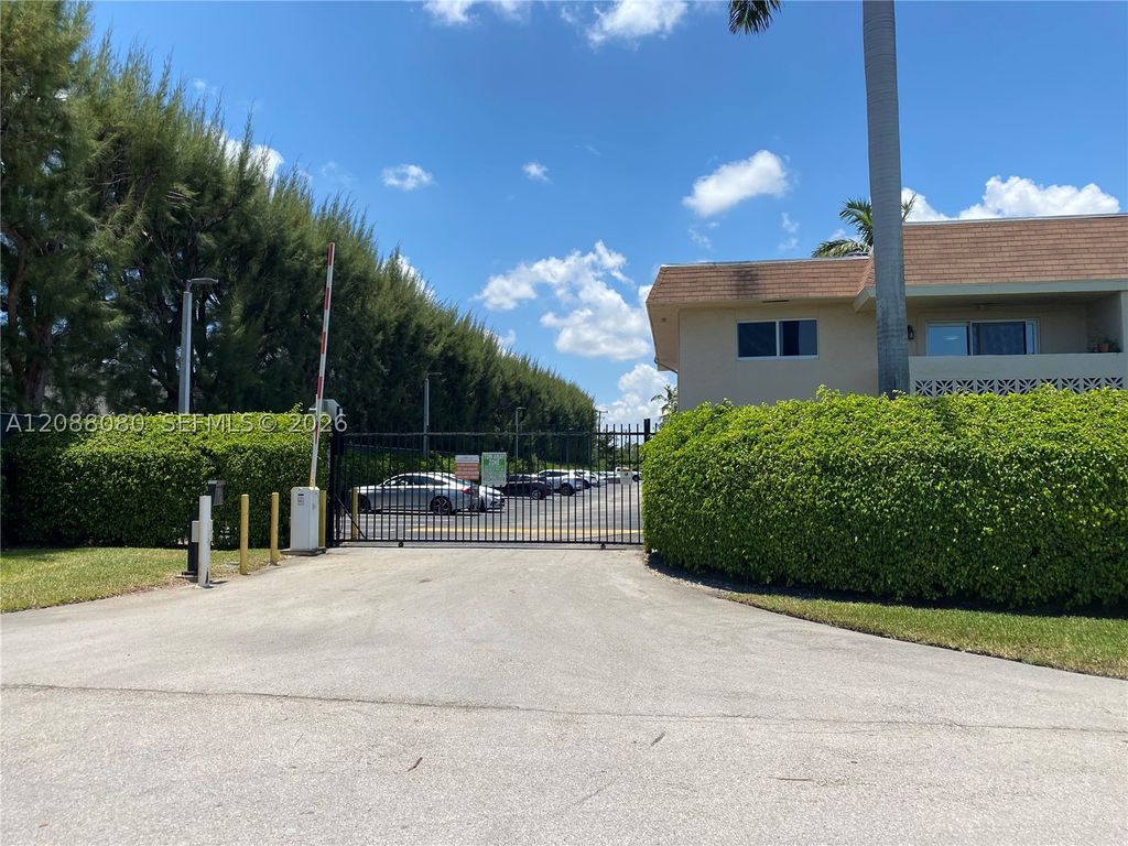 14500 SW 88th Ave 224, Palmetto Bay, FL 33176