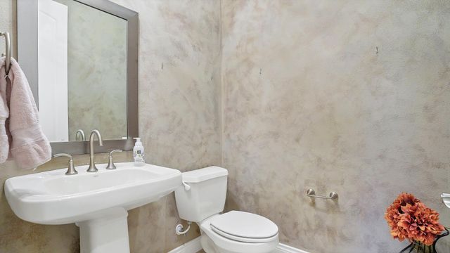 409 Escalera PKWY, Georgetown, TX 78628