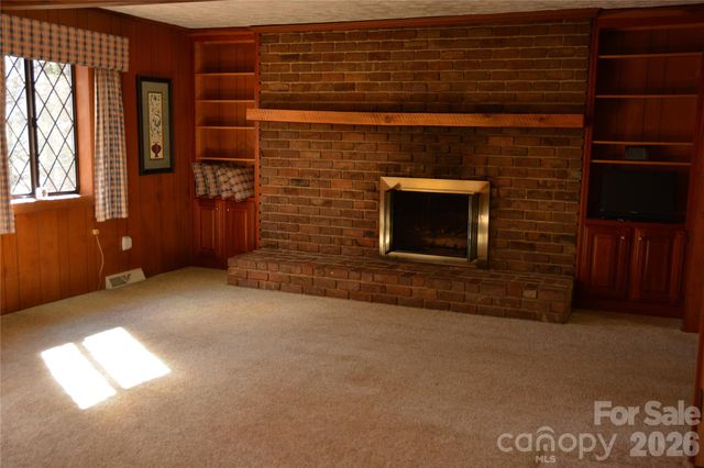 2305 Airport Road, Marion, NC 28752