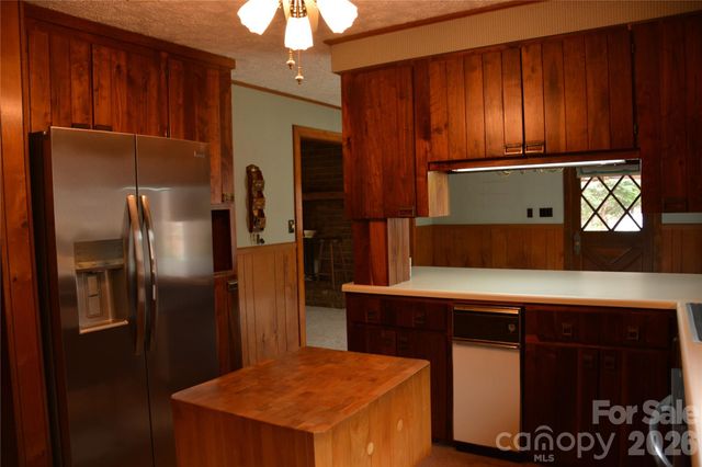 2305 Airport Road, Marion, NC 28752