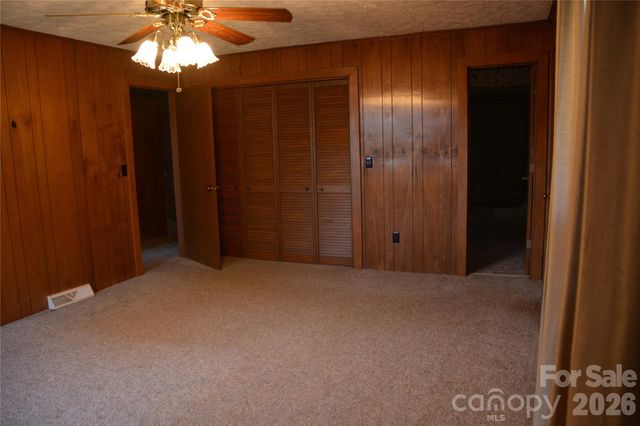 2305 Airport Road, Marion, NC 28752