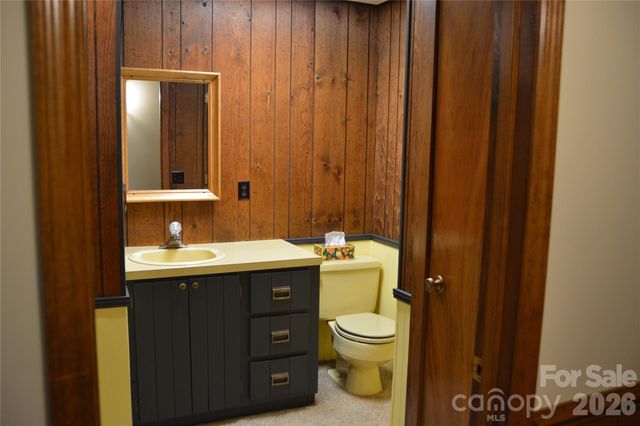 2305 Airport Road, Marion, NC 28752