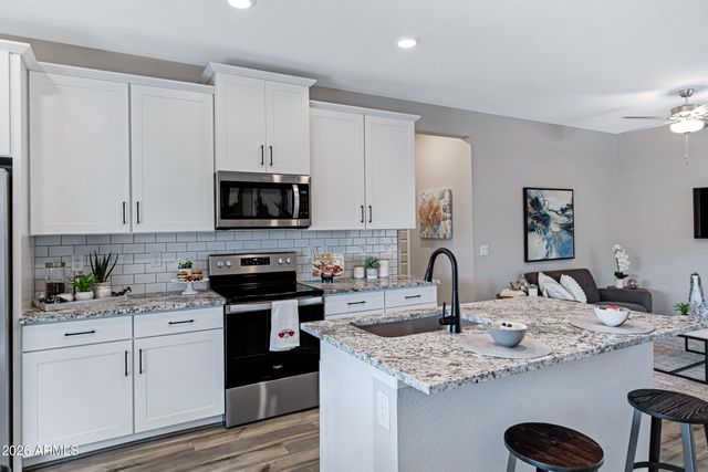 11513 W ARRON Drive, Youngtown, AZ 85363