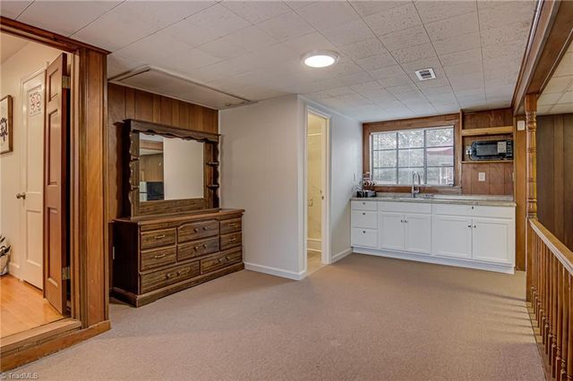 3924 Vest Mill Road, Winston-salem, NC 27103