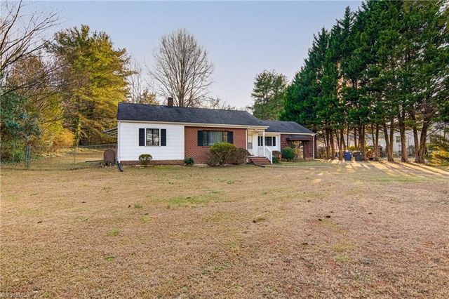 3924 Vest Mill Road, Winston-salem, NC 27103