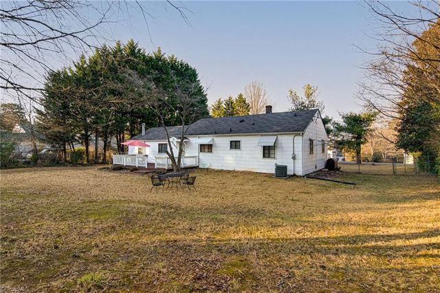 3924 Vest Mill Road, Winston-salem, NC 27103