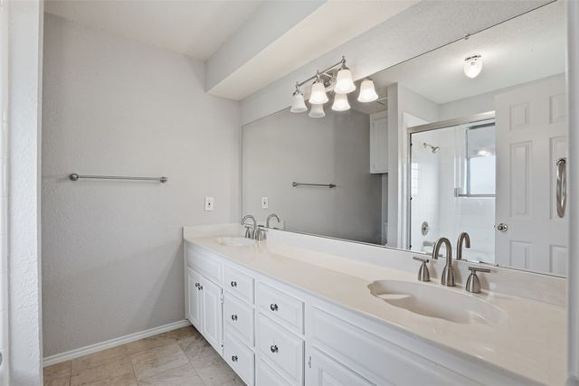 5845 Water Ridge Drive, Arlington, TX 76016