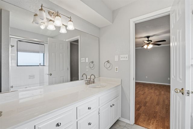 5845 Water Ridge Drive, Arlington, TX 76016