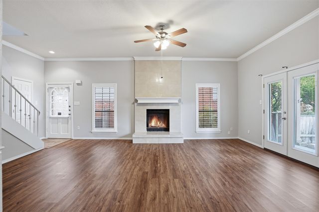 5845 Water Ridge Drive, Arlington, TX 76016