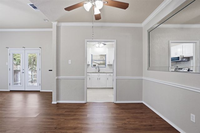 5845 Water Ridge Drive, Arlington, TX 76016