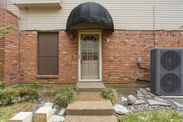 5845 Water Ridge Drive, Arlington, TX 76016