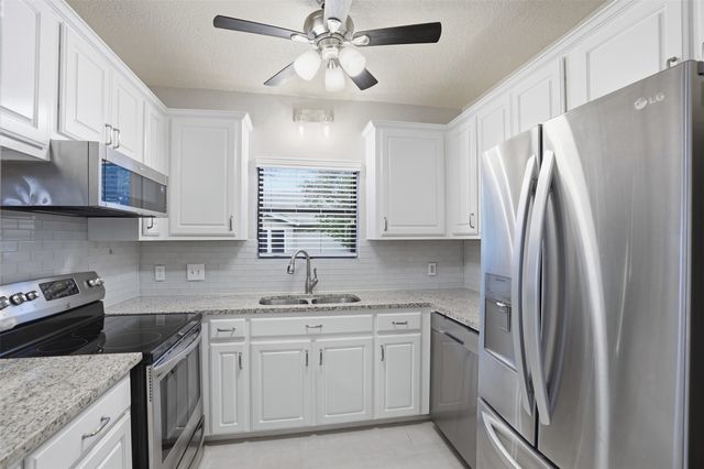 5845 Water Ridge Drive, Arlington, TX 76016