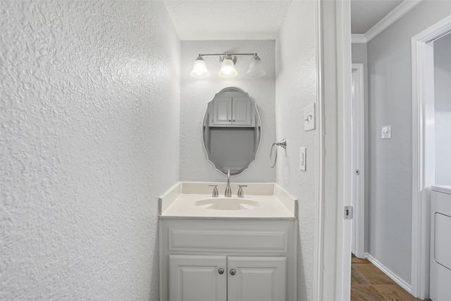 5845 Water Ridge Drive, Arlington, TX 76016