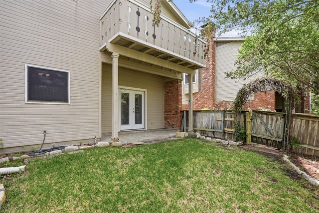 5845 Water Ridge Drive, Arlington, TX 76016